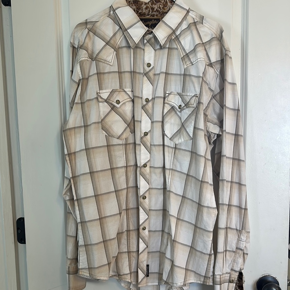 Wrangler Retro Plaid Button-Up Shirt